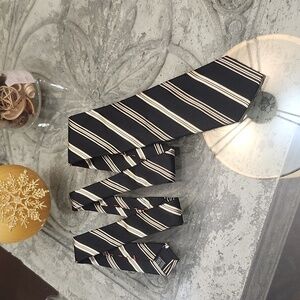 Pal Zileri wowen neck sik tie nwot black brown and cream striped design